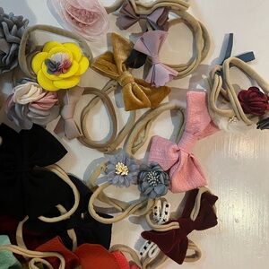 Many colors of Baby girl bows